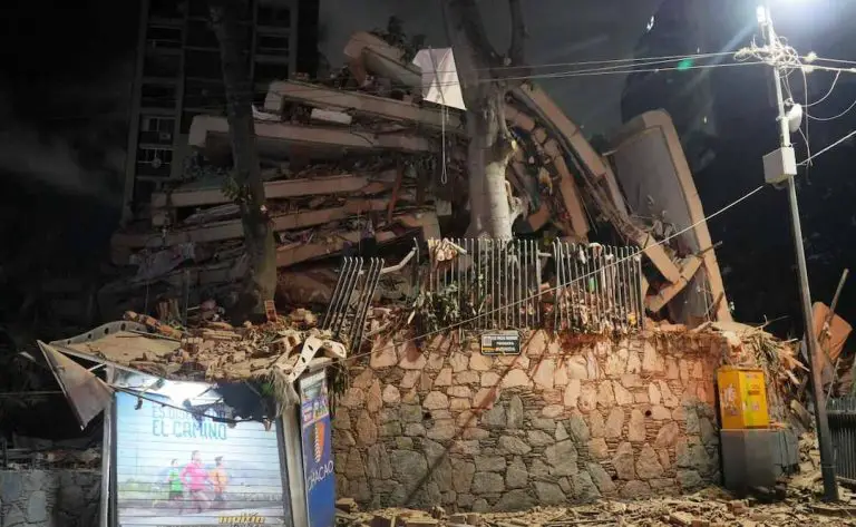 Gobierno eleva a 235 los muertos y 4.300 los heridos por terremotos
