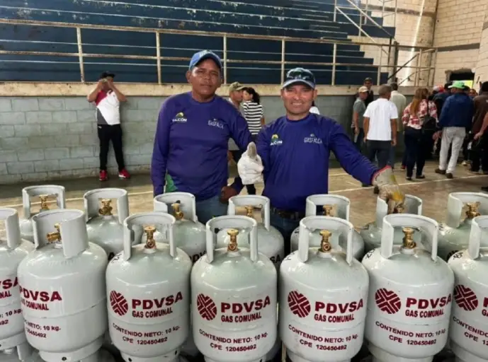 Tres comunas del municipio Federación del estado Falcón, entregaron 623 cilindros de gas doméstico producto de los proyectos ganadores.