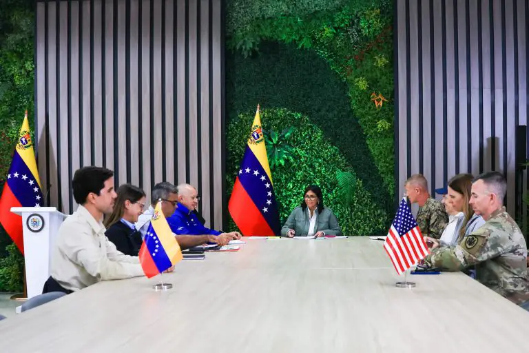 Delcy Rodríguez se reúne con misión de EE. UU. para coordinar respuesta tras los terremotos