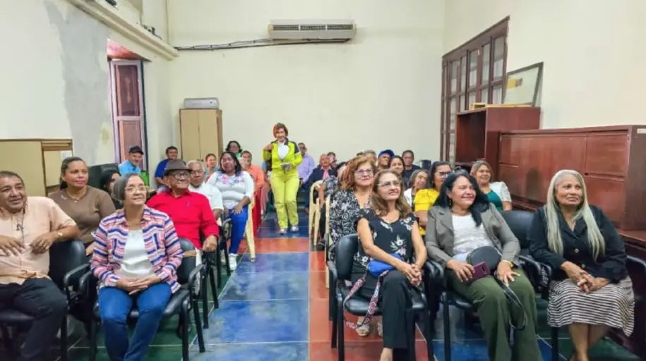 Un total de 41 participantes de nueve municipios del estado Falcón, recibieron certificado como cronistas comunales.