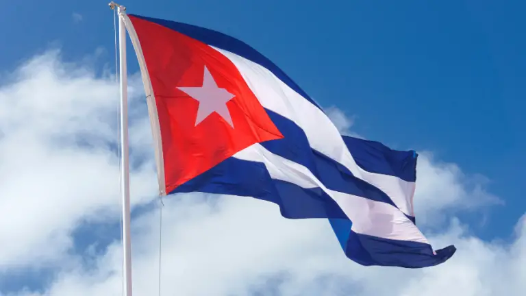 Cuba reduce ministerios y aprueba leyes para modernizar gestión pública