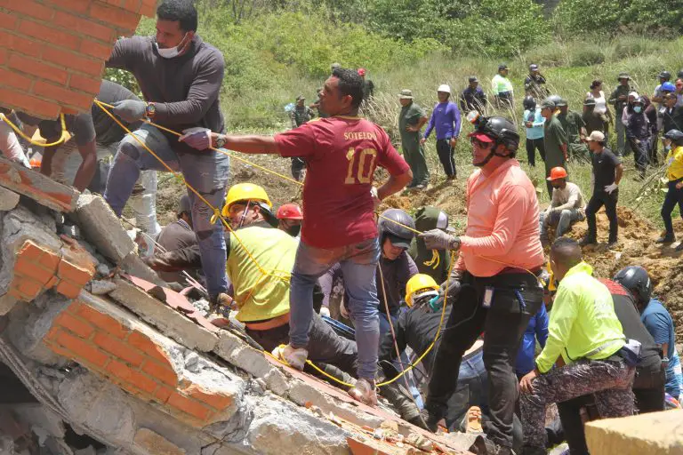 Ver el desastre de los terremotos, a través de la pantalla, sea de la televisión o dispositivos móviles, crea una percepción de lo que ocurre