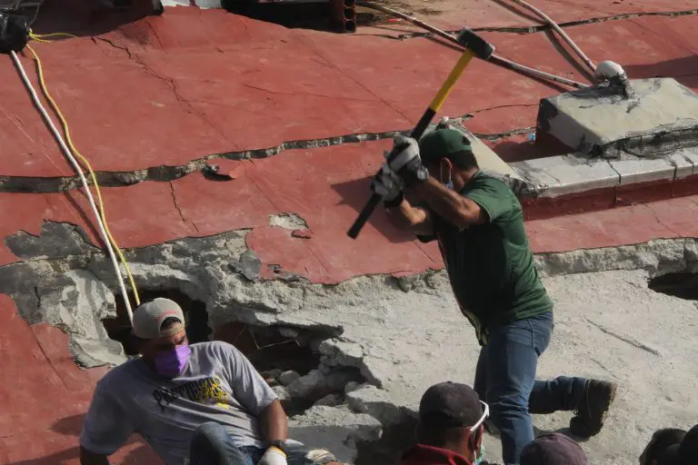 Ver el desastre de los terremotos, a través de la pantalla, sea de la televisión o dispositivos móviles, crea una percepción de lo que ocurre