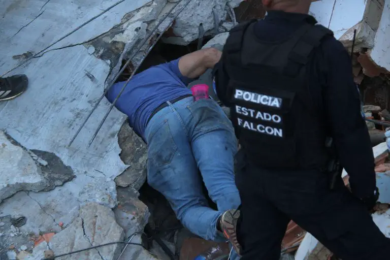 Ver el desastre de los terremotos, a través de la pantalla, sea de la televisión o dispositivos móviles, crea una percepción de lo que ocurre