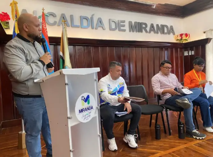 Este lunes el alcalde del municipio Miranda, Henry Hernández, informó que hicieron una evaluación en los 25 edificios de la ciudad.