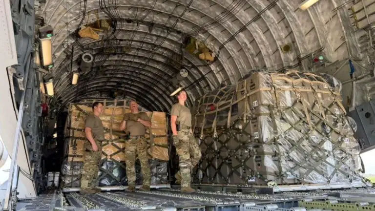 Aviones, equipos y suministros de EE.UU. siguen llegando a Venezuela tras potentes sismos
