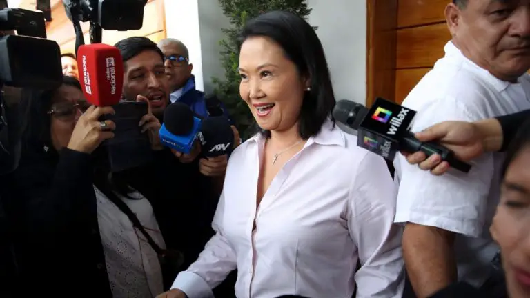 Fujimori mantiene una ventaja de 0,006 % sobre Sánchez con el 98,25 % de escrutinio