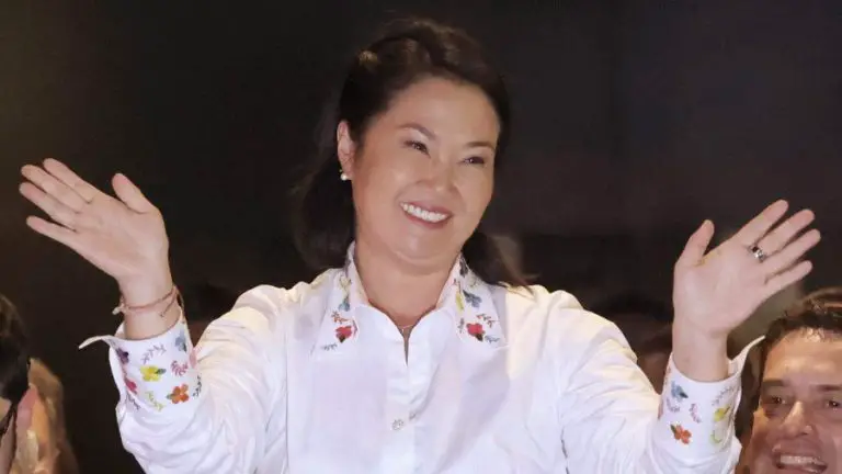 Keiko Fujimori retoma ventaja en parejo escrutinio de Perú
