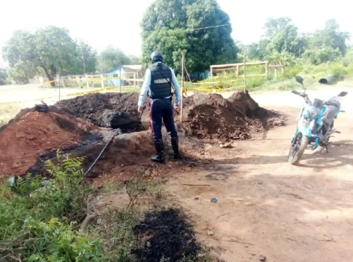 La acción acompaña la reparación del oleoducto ubicado en la carretera La Williams, sector Los Claros del municipio Mauroa.