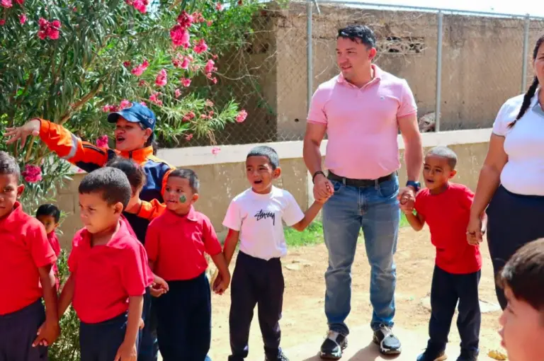 Programa «Pequeños Mirandinos» llegó a la urbanización Los Médanos
