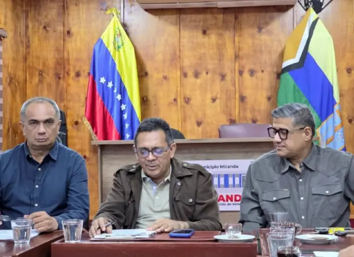 En reunión para revisar las bases del Premio Salomón Maduro Ferrer,Castor Nuñez anunció la prórroga hasta este domingo 21 de junio.