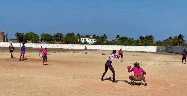 Alcaldía de Acosta impulsa el deporte comunitario con encuentro de sóftbol femenino