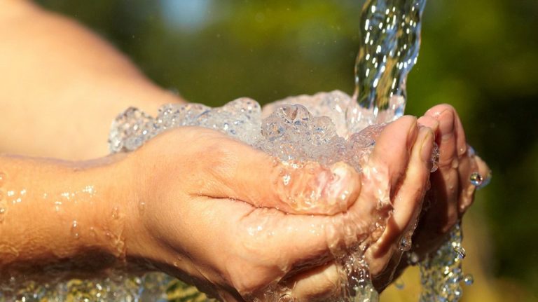 13Jun | Bombean agua para estos sectores de Punta Cardón