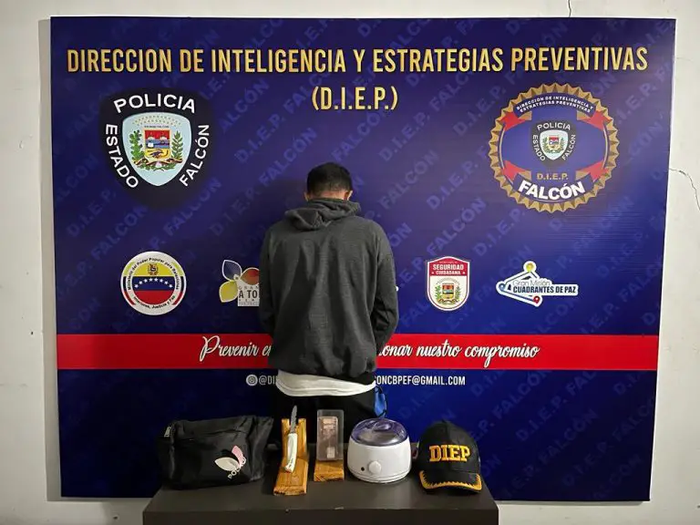 Polifalcón le pone los ganchos por robar a una dama