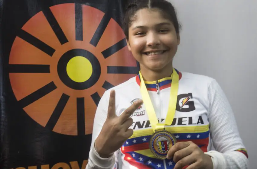 Ciclista falconiana triunfa en el clásico Aniversario Villa del Rosario