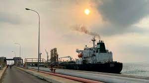  Petrolero con crudo iraní llega a aguas venezolanas