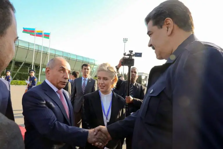 Presidente Maduro llega a Azerbaiyán