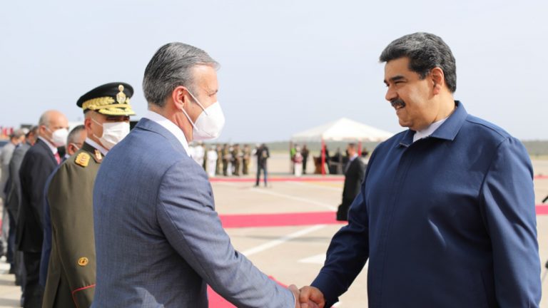 Maduro llegó a Venezuela tras visitar seis países