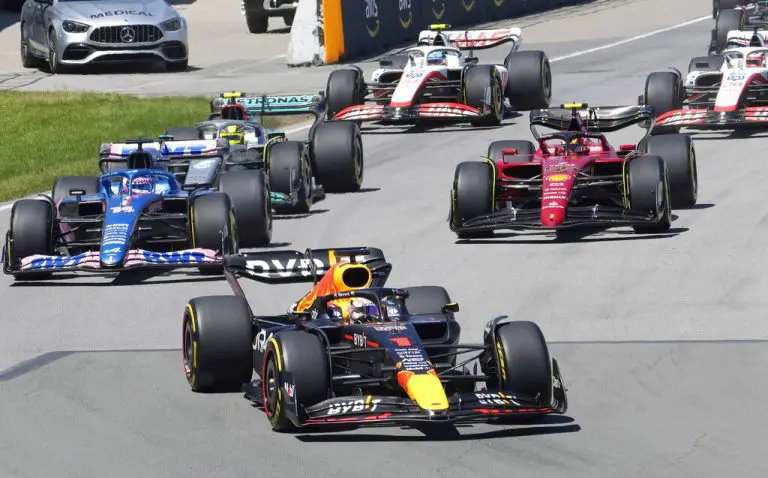 Verstappen resiste el asedio de Sainz y gana en Canadá