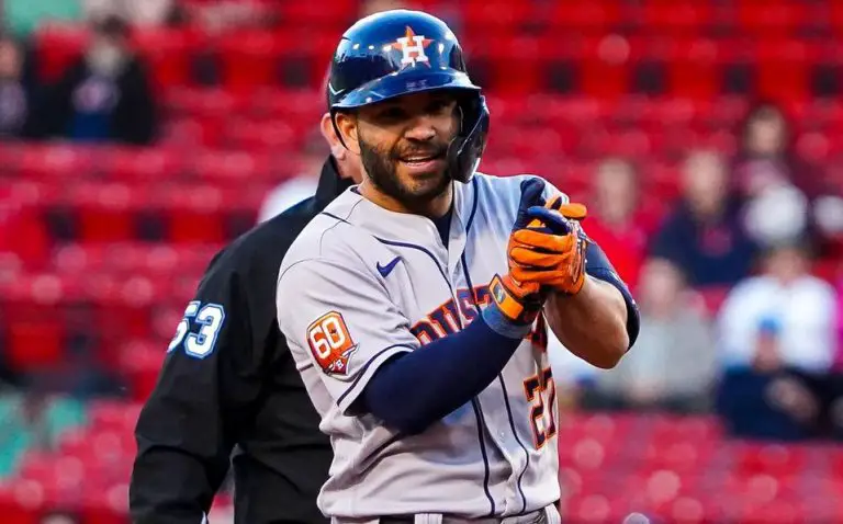 José Altuve anota una carrera en triunfo 4-3 de Houston ante Chicago