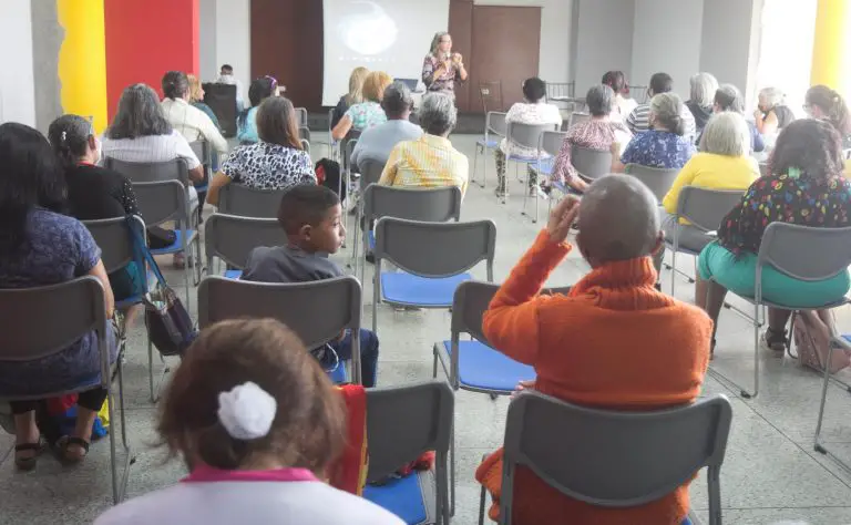 En Coro las madres se unen para orar