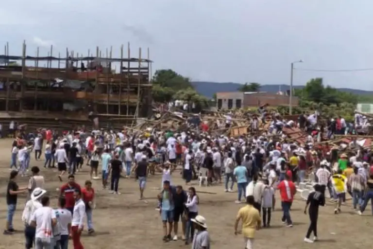 Cuatro muertos por desplome de plaza de toros en sur de Colombia