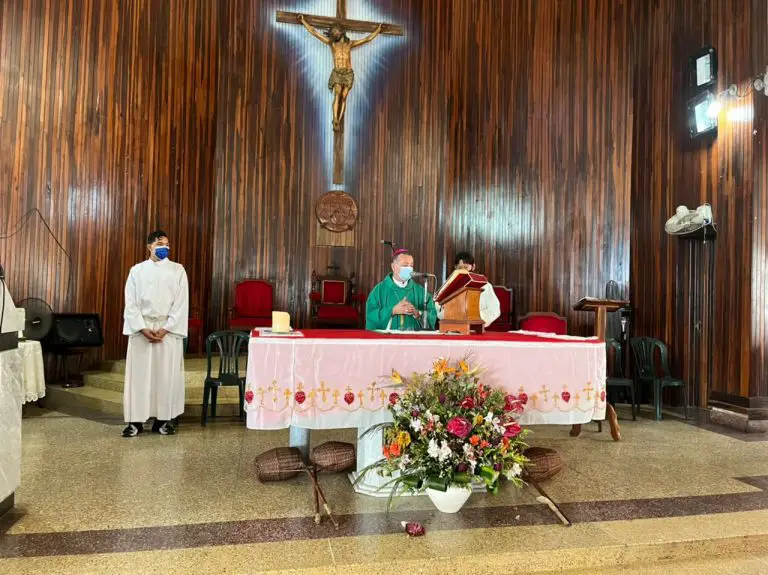 Periodistas paraguaneros inician celebración con la Santa Palabra