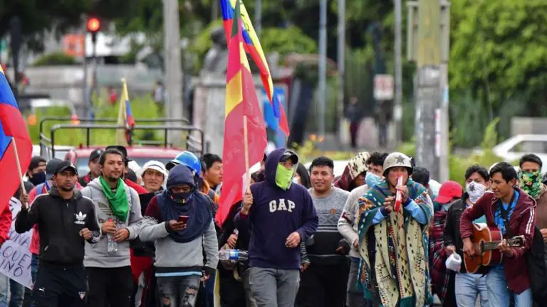 Indígenas de Ecuador: La rebaja del combustible es insuficiente