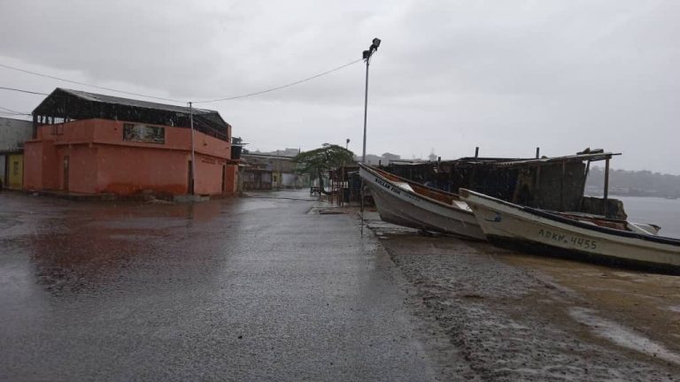 Comenzó a llover en Paraguaná