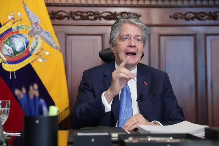 El presidente de Ecuador se salva de ser destituido por el Parlamento