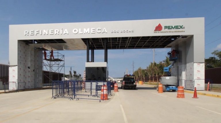 Inauguran refinería Olmeca en México