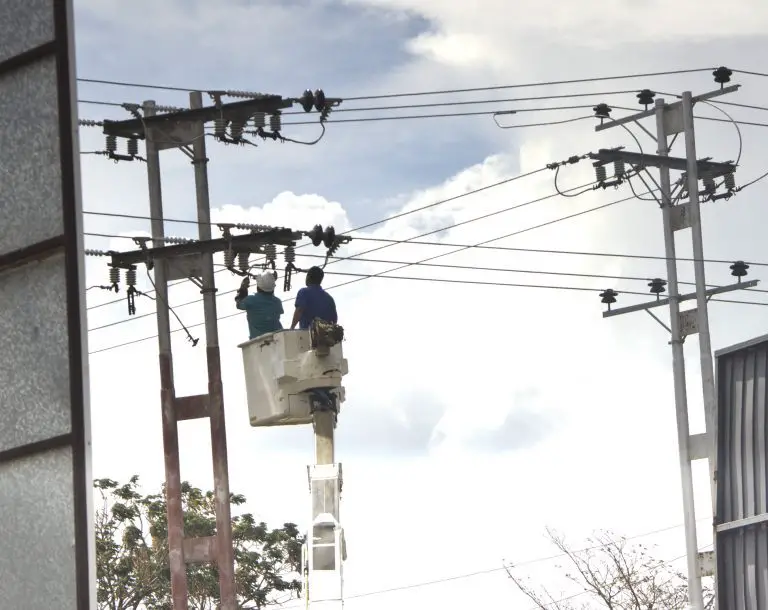 Ciudadanos: electricidad, telefonía e internet son deficientes