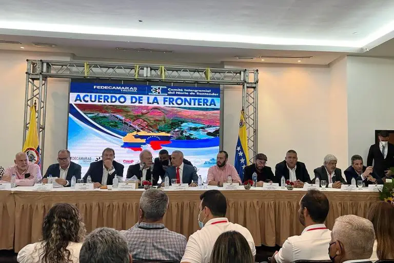 Empresarios buscan acuerdo para reapertura de la frontera