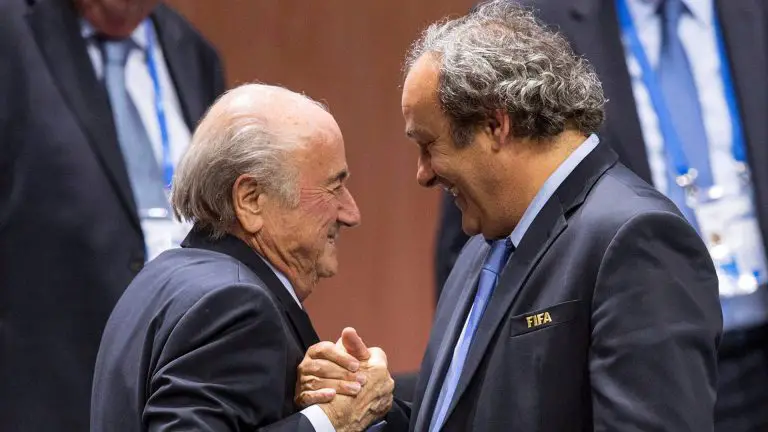 ¡Absueltos! Blatter y Platini salen bien librados