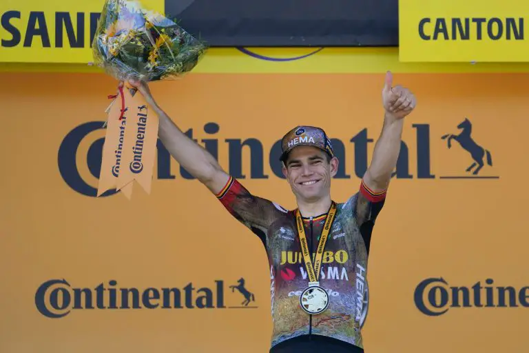 Van Aert lo vuelve hacer, se impone en la octava etapa