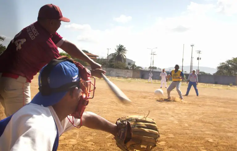 Crean Liga Súper Master de Softbol en Coro