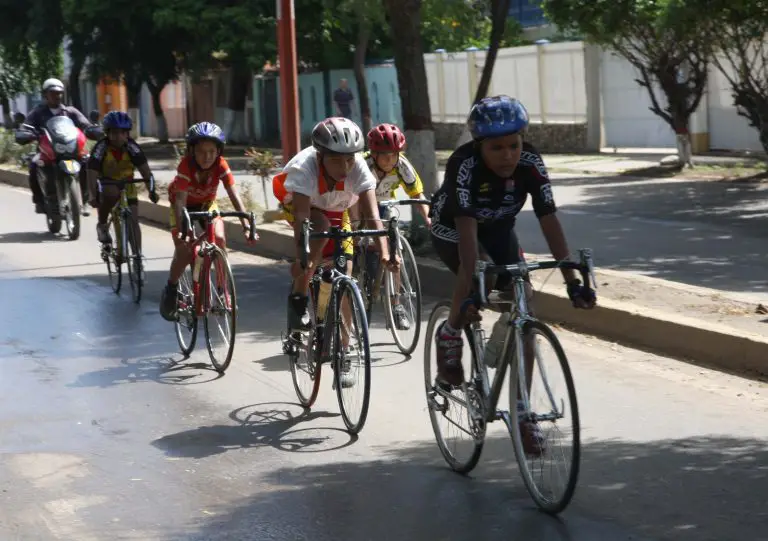 Clásico ciclístico en honor a la escuela semillero de Falcón