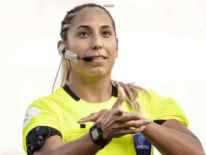 Venezolana Emikar Calderas dirigió su primer partido en la Eurocopa femenina