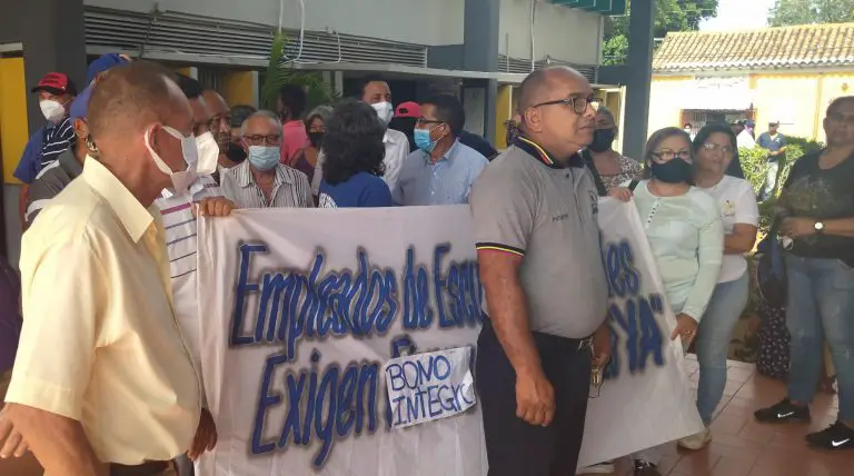 Conoce los bonos que le deben a los trabajadores de educación