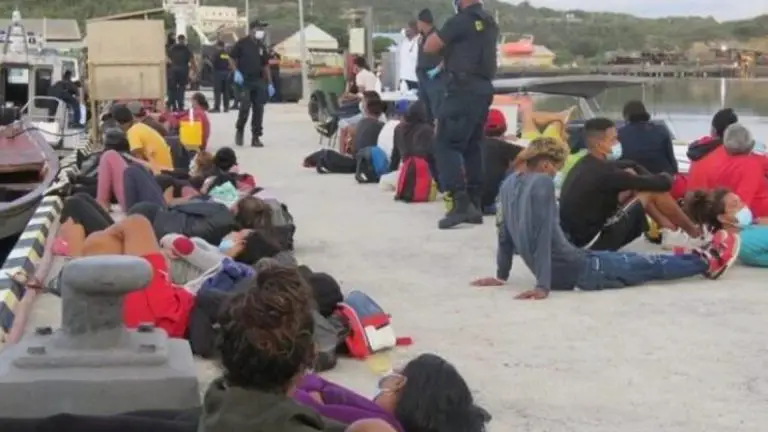 Tribunal Supremo de Curazao ordenó cerrar albergues penitenciarios para migrantes venezolanos