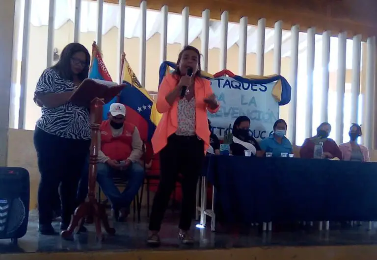 En Los Taques previenen el acoso y violencia escolar