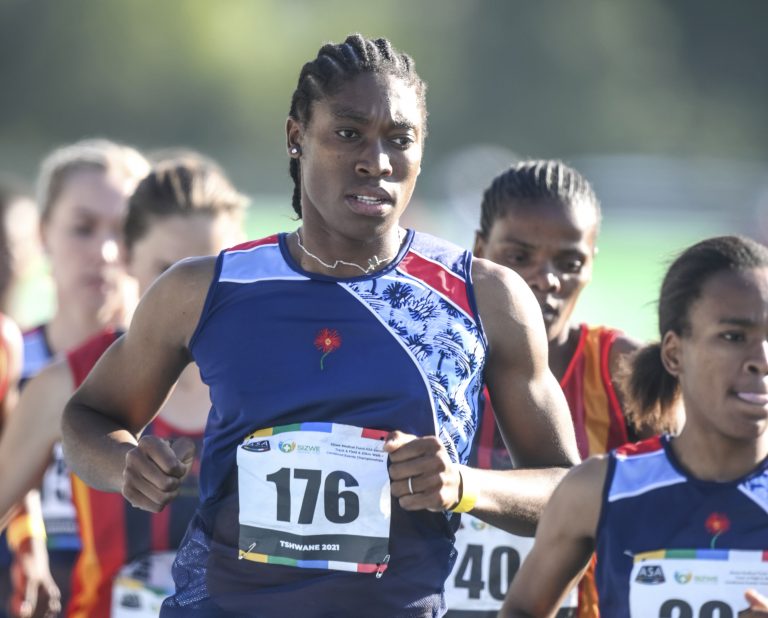 Regresa Semenya, la polémica del atletismo