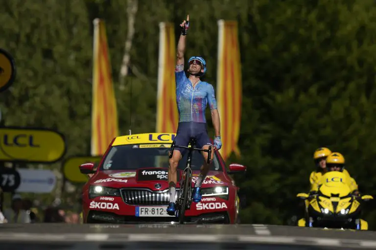 Hugo Houle gana la décima sexta etapa del Tour de Francia
