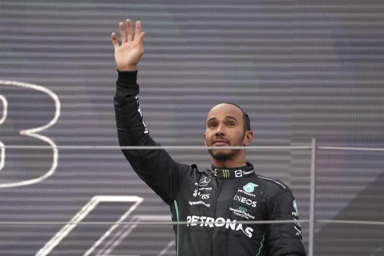 Lewis Hamilton va por su primera victoria en 2022