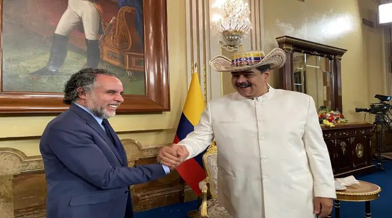 Embajador de Colombia presentó credenciales ante Maduro