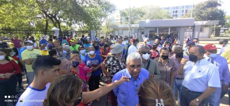 Trabajadores del sector salud protestan en Coro