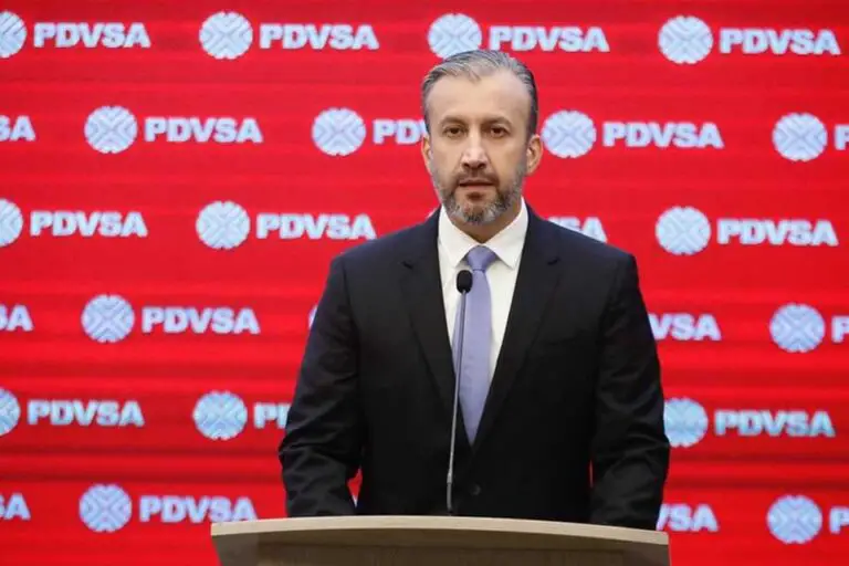 El Aissami denuncia ante la fiscalía al exministro Rafael Ramírez por corrupción en PDVSA