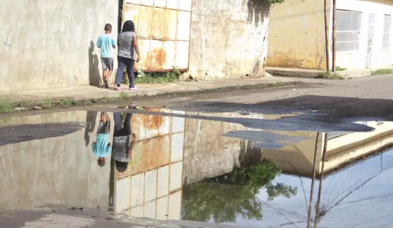 CORO | Piden a Hidrofalcón arreglar colapso de aguas negras en la calle Sucre