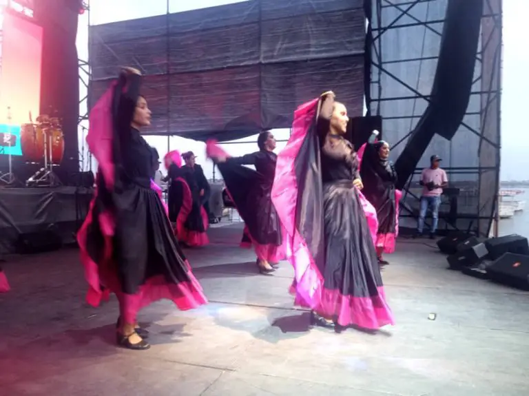 La danza da inicio a festividad de la Virgen del Valle