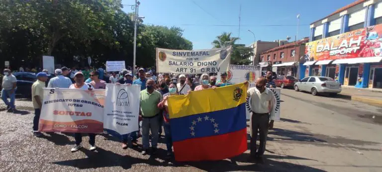 Trabajadores en Coro continúan exigiendo sus beneficios